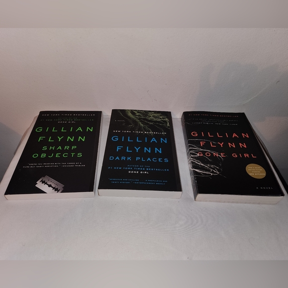 Gillian Flynn Book Series: Gone Girl, Dark Places, and Sharp Objects - Picture 4 of 4